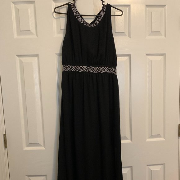 Black Boutique Maxi with Bowtie Back Large - Picture 1 of 2